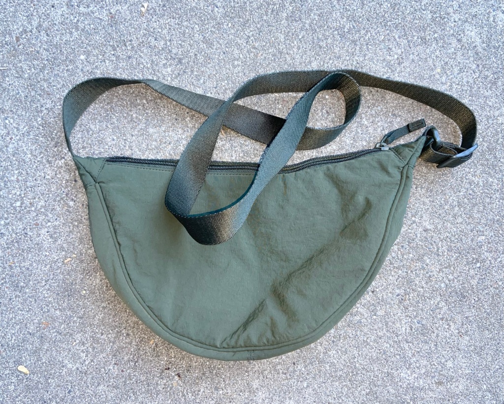 Uniqlo round mini shoulder bag